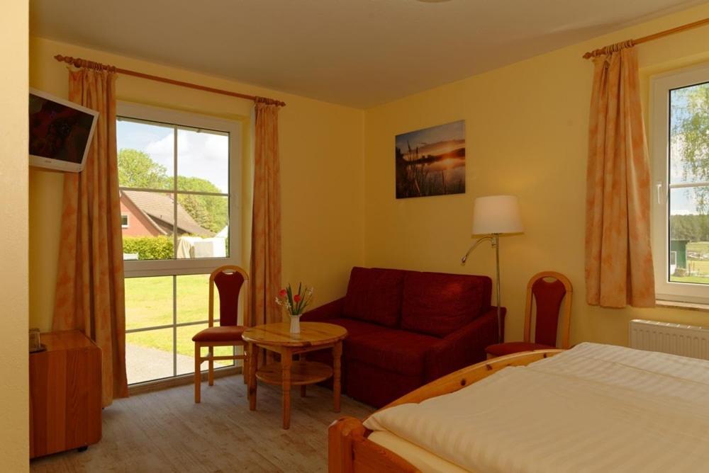 Landhotel Am Peetscher See Mirow Zewnętrze zdjęcie